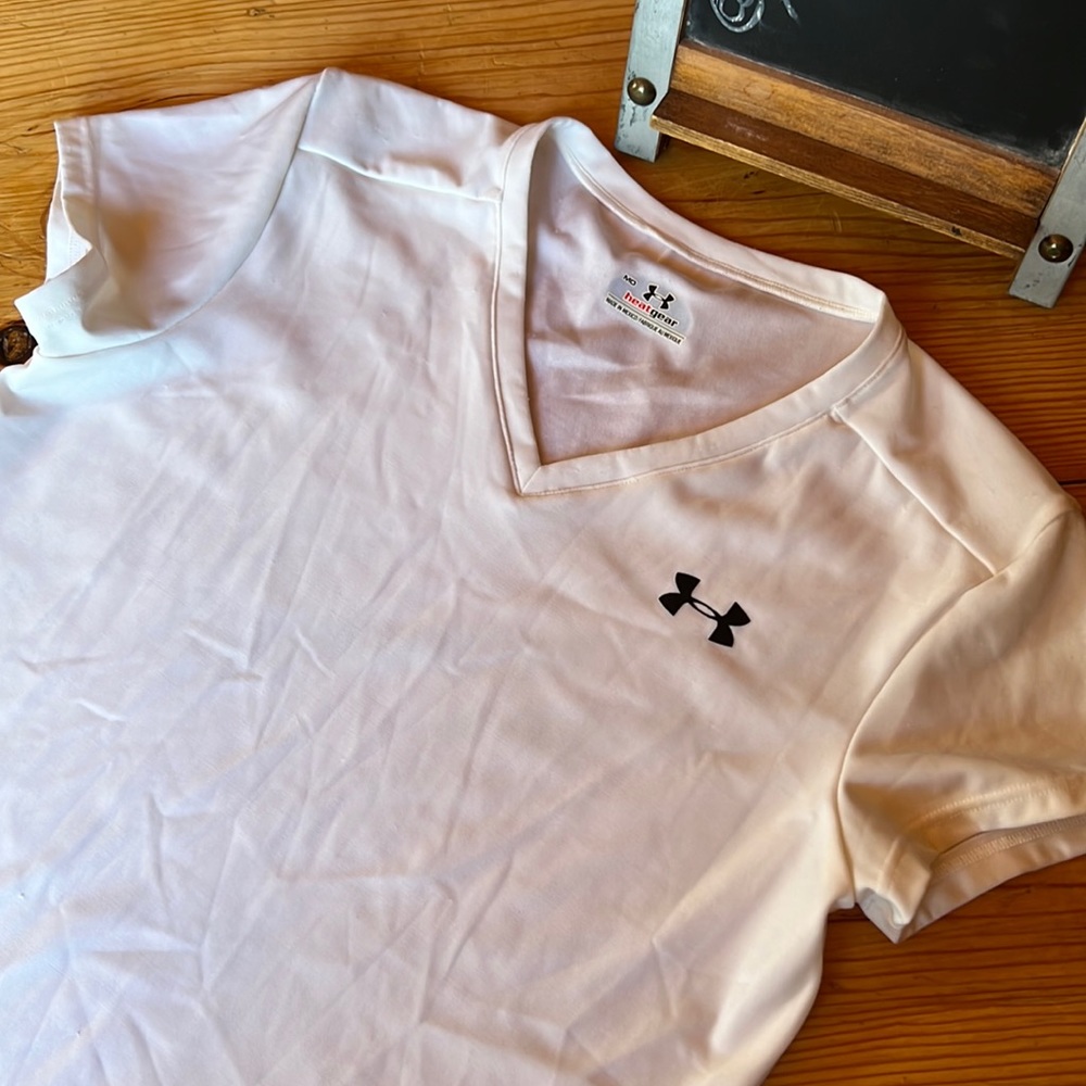 💚 3 for $15 💚 - Under Armour Heat Gear Short Sleeve Top size M
